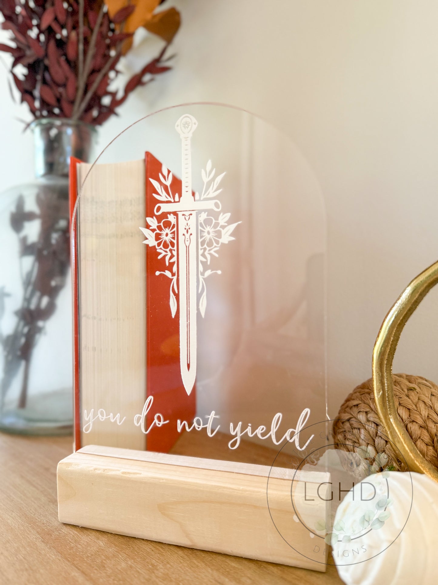 You Do Not Yield Shelf Sitter โ Throne of Glass Inspired Decor | Aelin Fireheart Sign | Sarah J Maas Bookshelf Gift | BookTok Romantasy