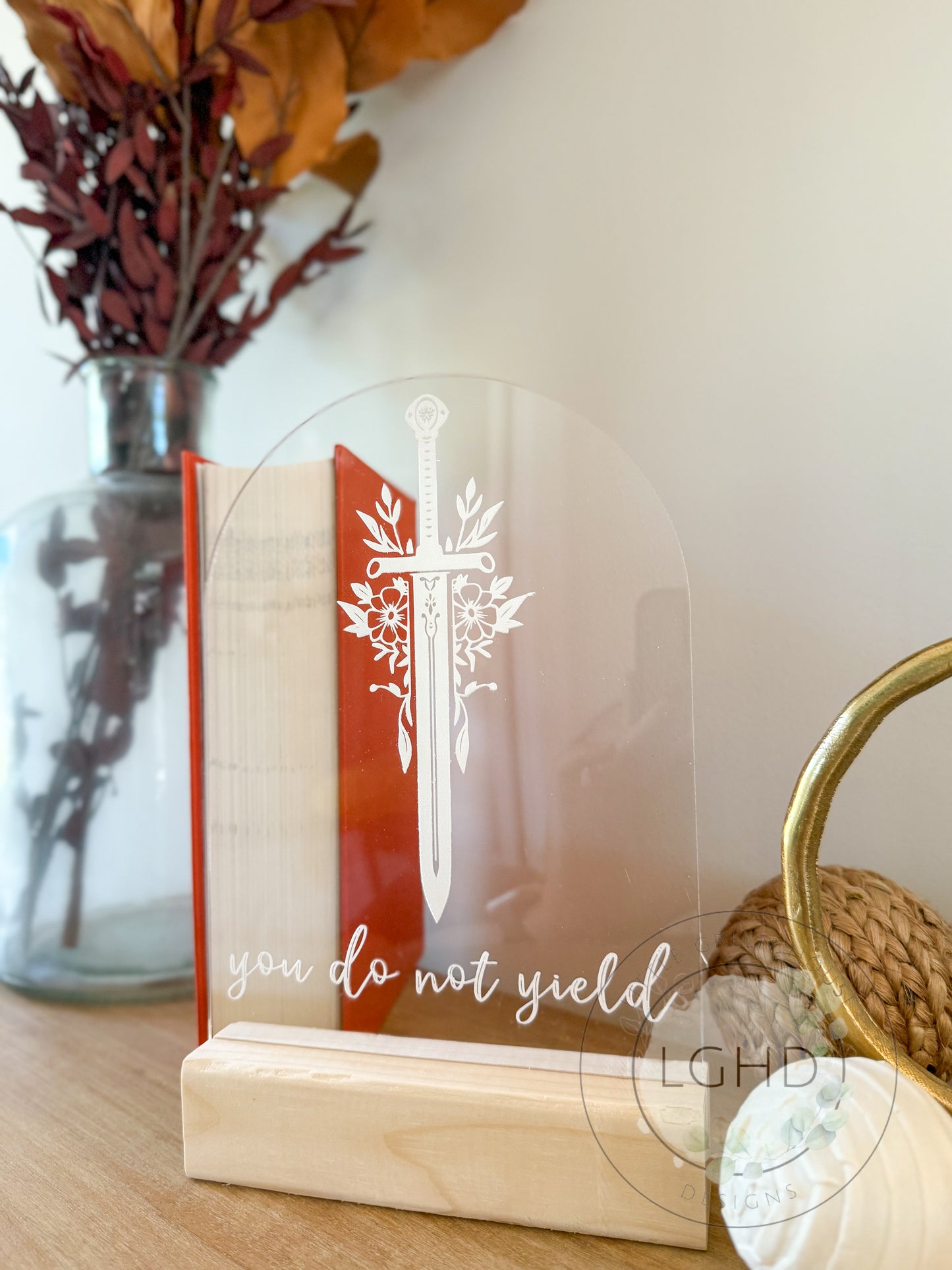 You Do Not Yield Shelf Sitter โ Throne of Glass Inspired Decor | Aelin Fireheart Sign | Sarah J Maas Bookshelf Gift | BookTok Romantasy
