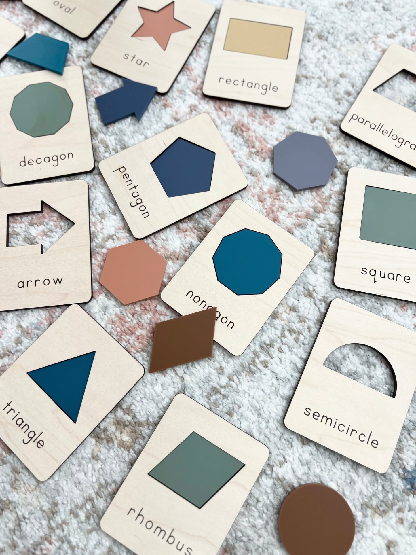 Shape Sorting Learning Activity | 21 Shapes | Montessori Style | Wooden & Acrylic Pieces | Laser Engraved