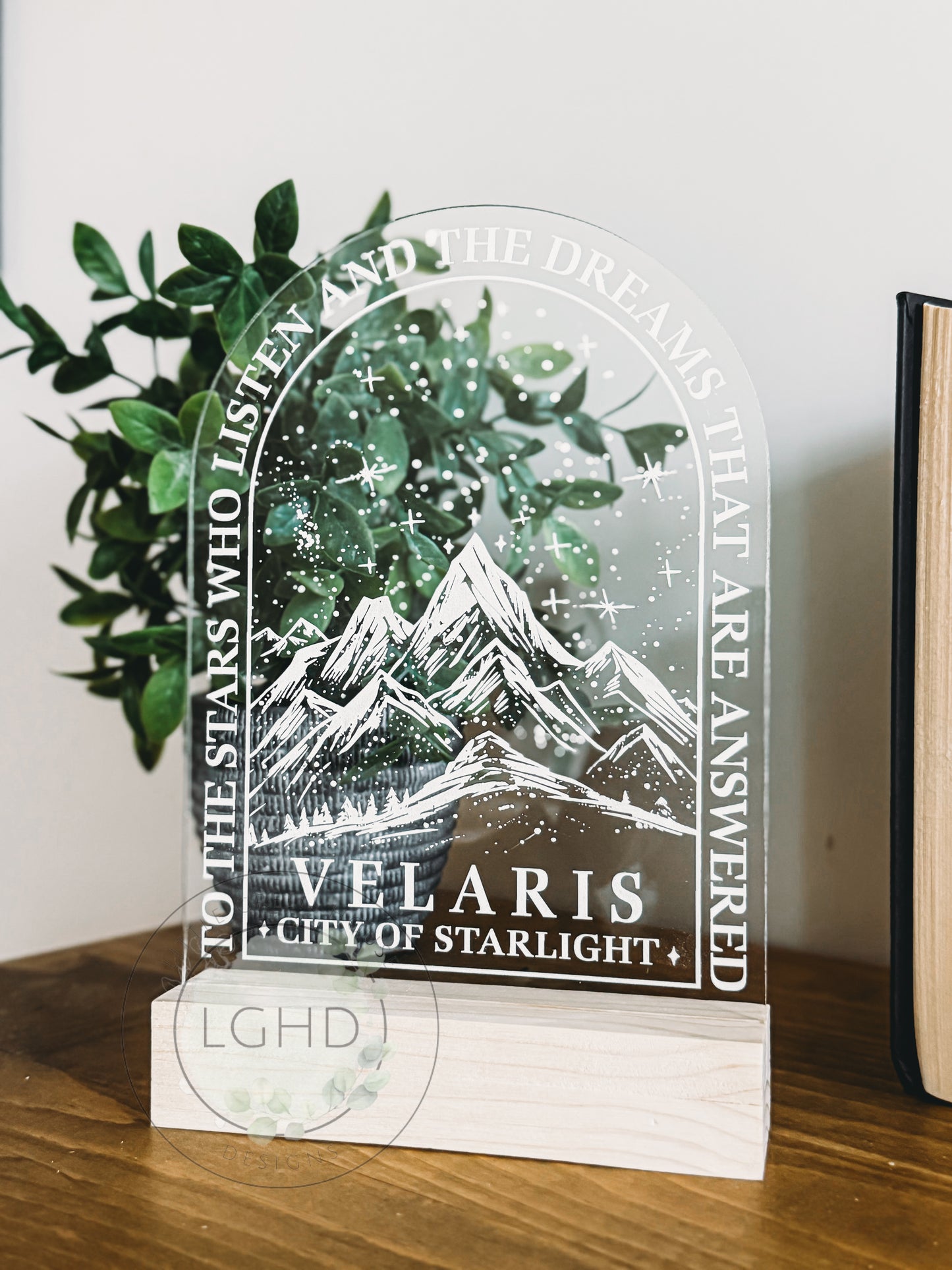 Velaris Shelf Decor – ACOTAR-Inspired Wooden Sign | Sarah J Maas Bookshelf Sitter | Fantasy BookTok Room Aesthetic | City of Starlight